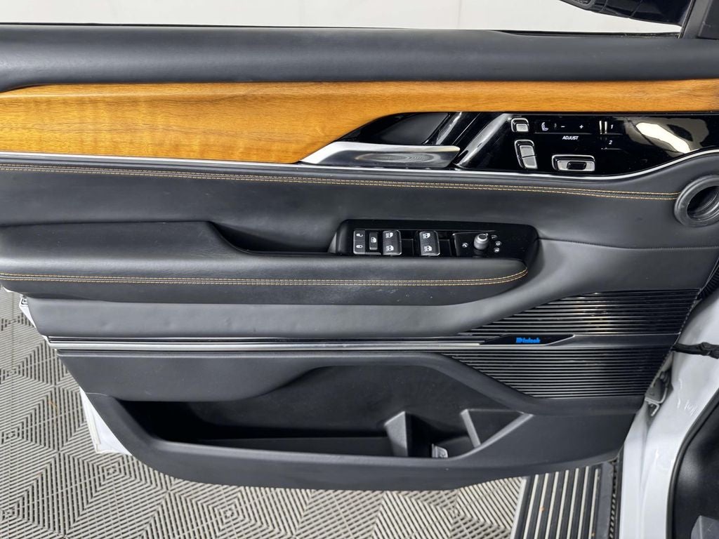 2022 Jeep Grand Wagoneer Series III