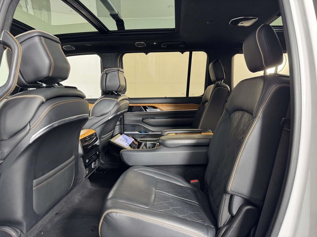 2022 Jeep Grand Wagoneer Series III