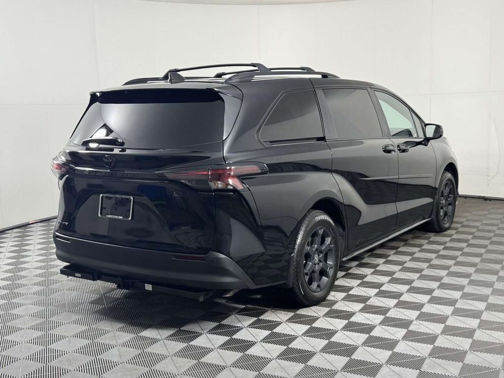 2025 Toyota Sienna Woodland Edition