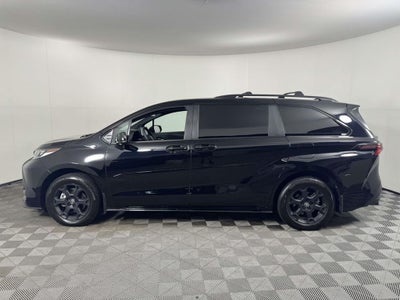 2025 Toyota Sienna Woodland Edition