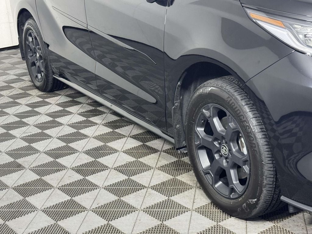 2025 Toyota Sienna Woodland Edition