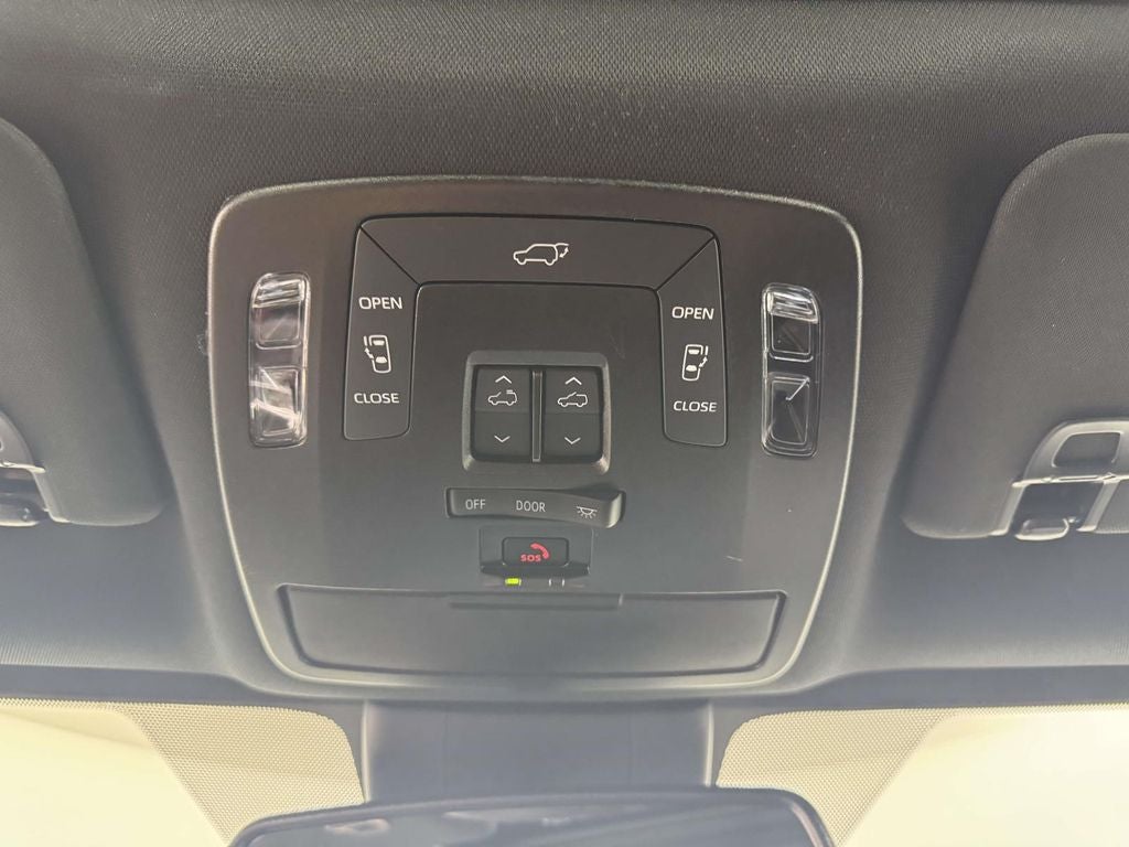 2025 Toyota Sienna Woodland Edition
