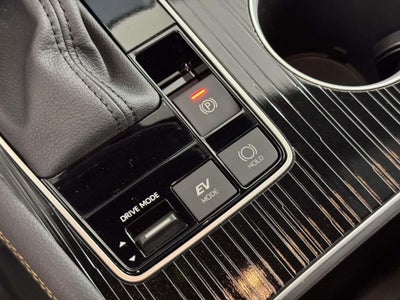 2025 Toyota Sienna Woodland Edition