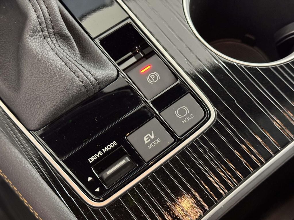 2025 Toyota Sienna Woodland Edition