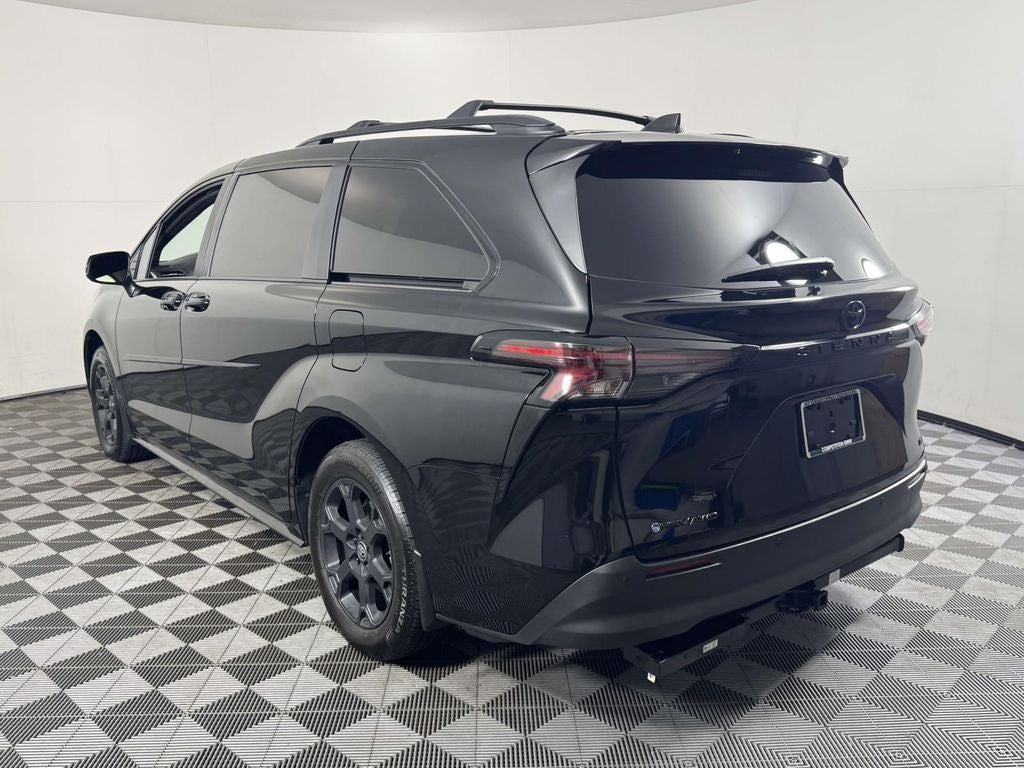 2025 Toyota Sienna Woodland Edition