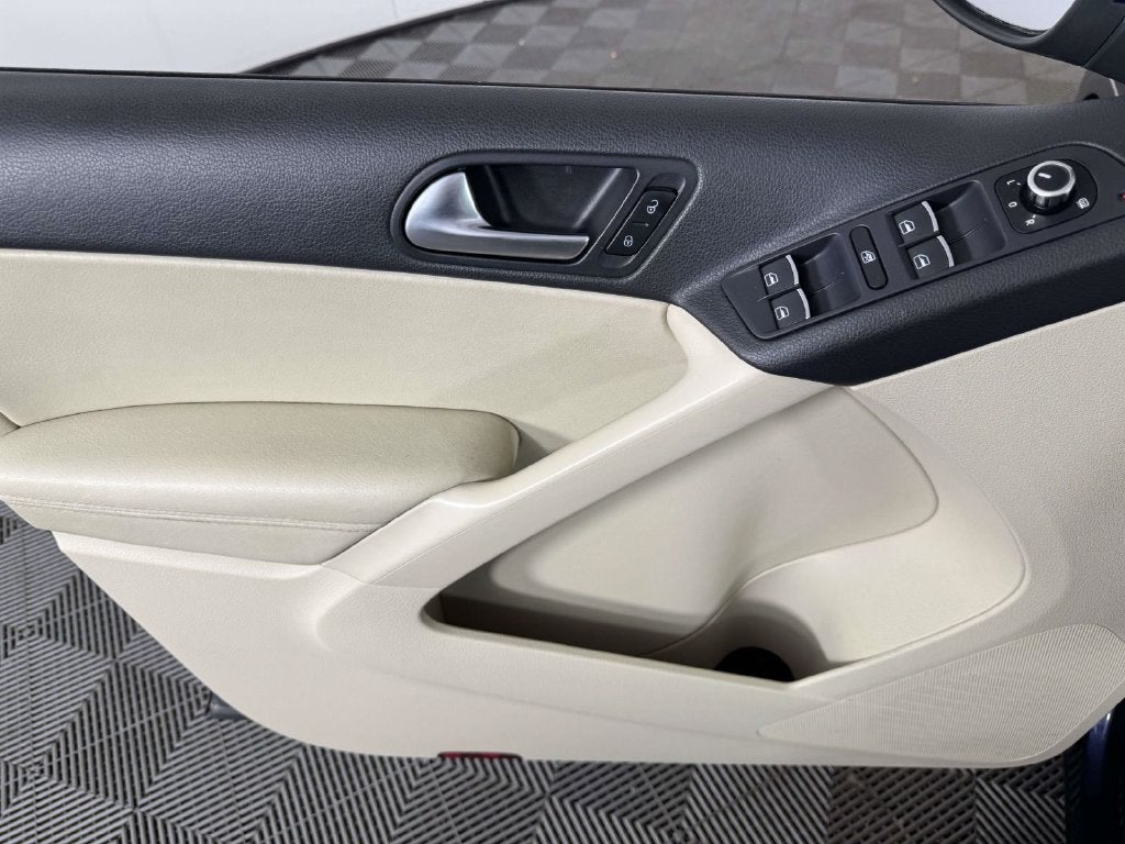 2014 Volkswagen Tiguan S 4Motion w/Appearance