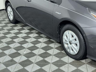 2019 Toyota Prius LE