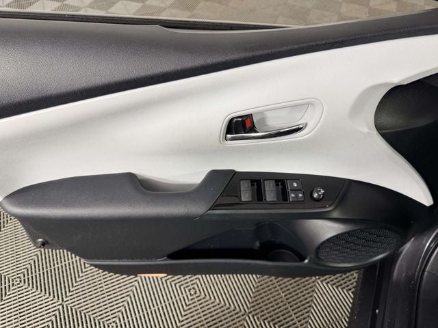 2019 Toyota Prius LE