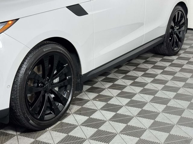 2026 Land Rover Range Rover Sport SE