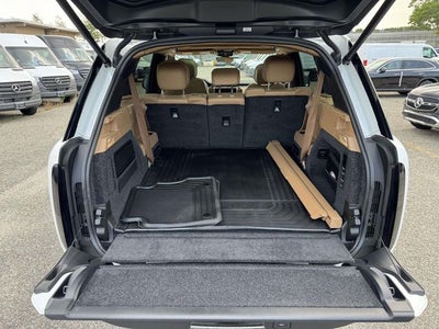 2025 Land Rover Range Rover SE LWB