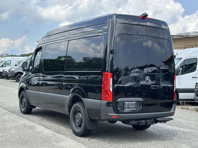 2026 Mercedes-Benz Sprinter 2500 Crew 144 WB