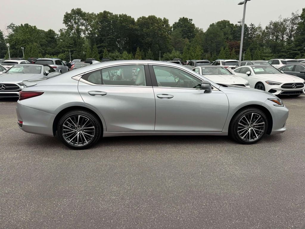 2024 Lexus ES 250