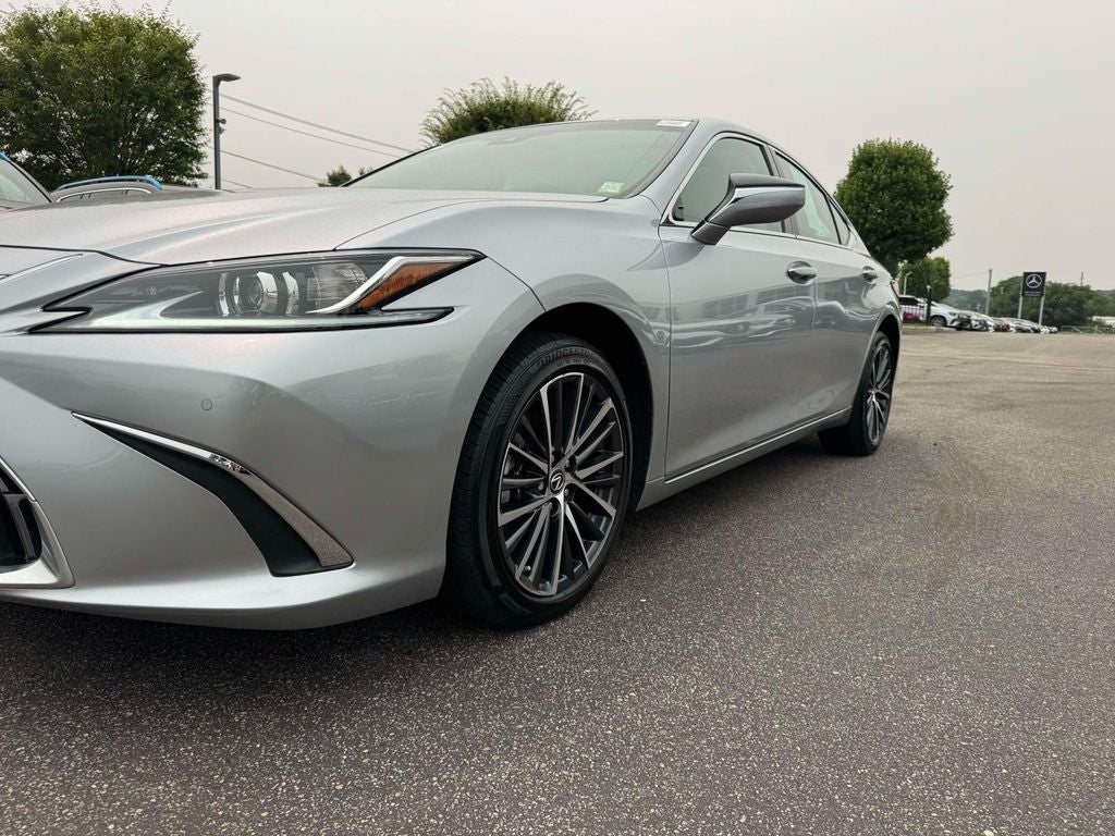2024 Lexus ES 250