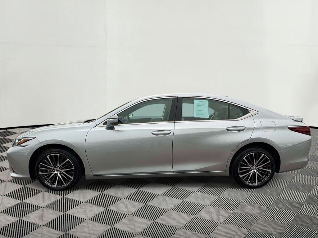 2024 Lexus ES 250