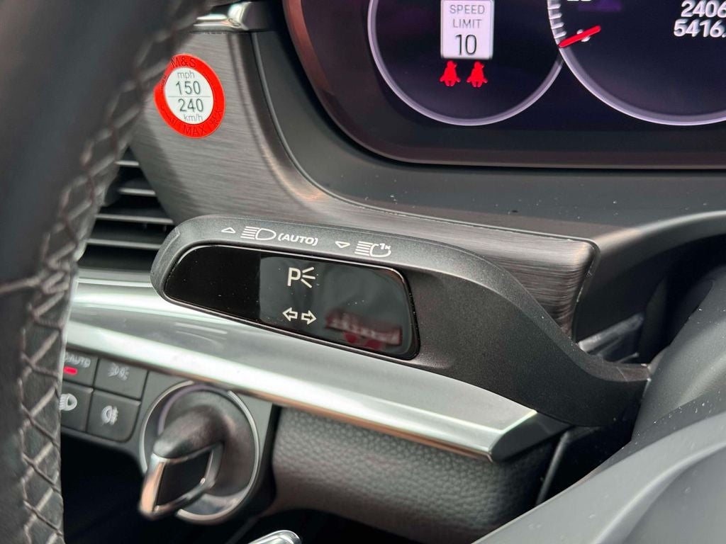 2023 Porsche Panamera Base