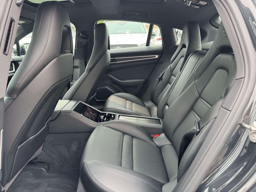 2023 Porsche Panamera Base