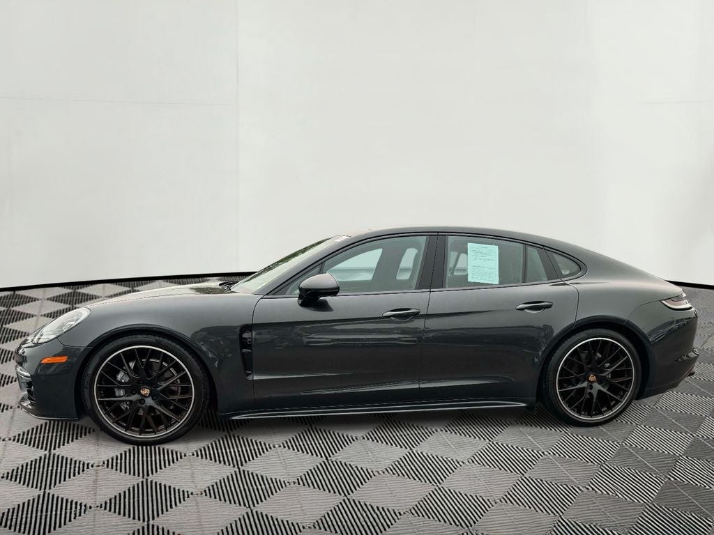 2023 Porsche Panamera Base