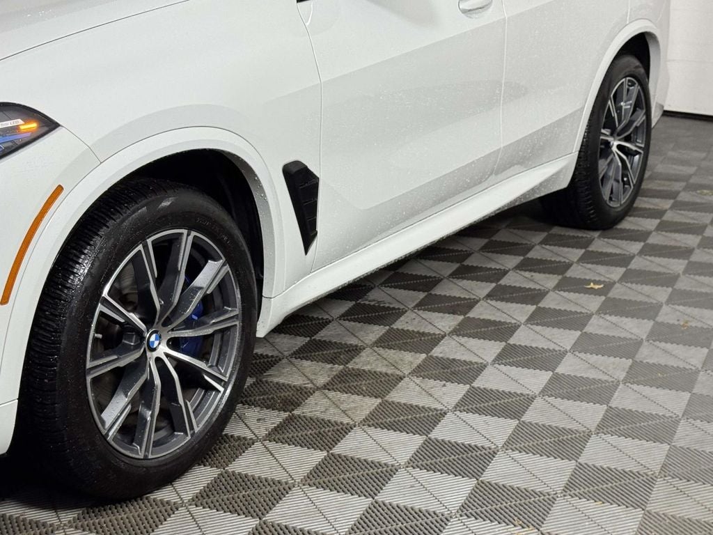 2026 BMW X5 M60i